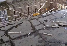 車間地面破舊、凹坑